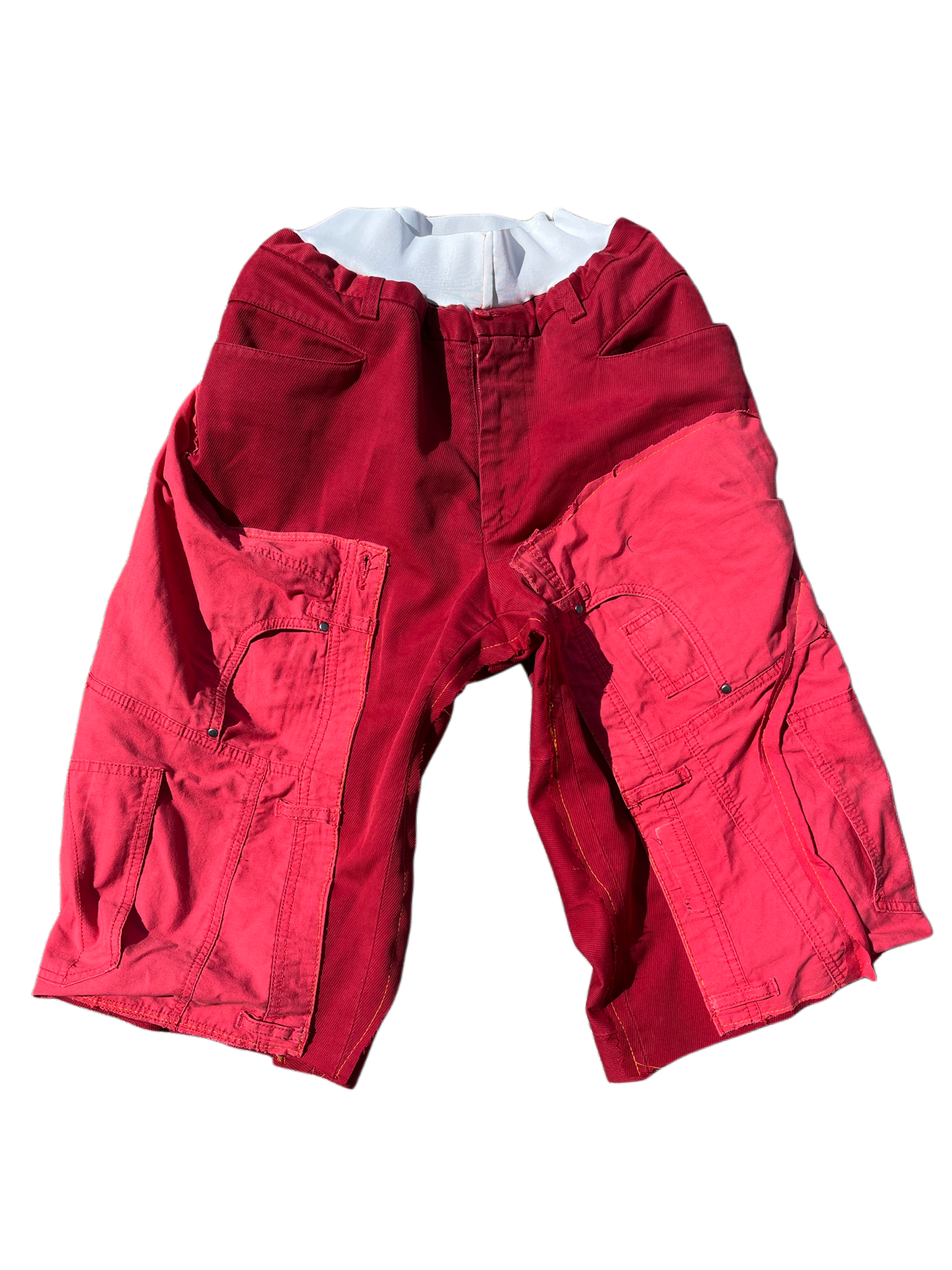 SHORT RED MULTIPOCKET